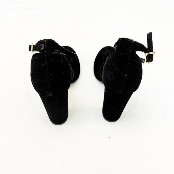 Lulu's Faux Suede Black Round Toe Block Heel Size 7.5 - Picture 3 of 7